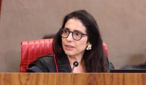 Estela Aranha, ministra do TSE que decidiu sobre púlpito de Lula, declarou voto no petista em 2022
