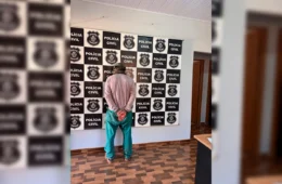 Homem invade casa, ameaça idoso de 75 anos e acaba preso no Entorno do DF