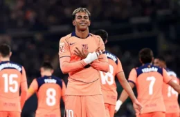 Barcelona goleia Betis por 5 a 2, mantém 100% e dispara na liderança da La Liga