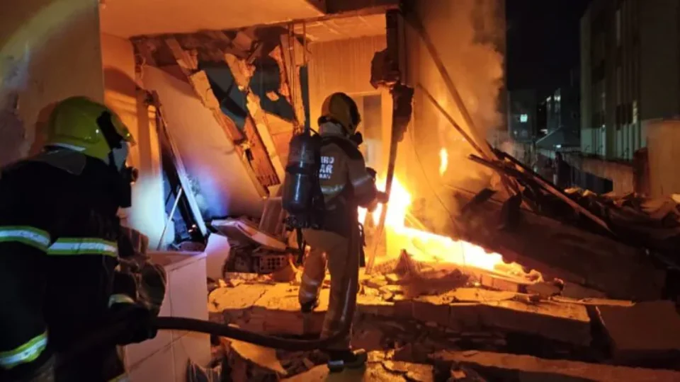 Explosão em BH derruba casa e faz homem morrer carbonizado