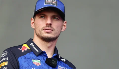 Verstappen faz história com pole inédita em Singapura e Bortoleto fica fora do Q3