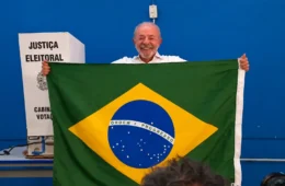 Lula chama Flávio Bolsonaro de “miliciano” após votar em São Bernardo do Campo