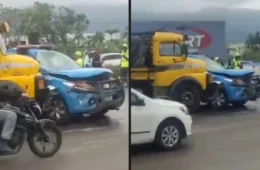 Carro bate em poste e deixa dois mortos na Avenida Brasil, no Rio