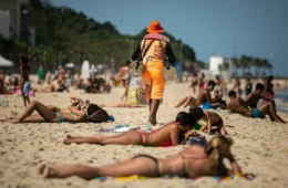 Feriado na segunda-feira (26) surpreende brasileiros; veja quais cidades terão folga