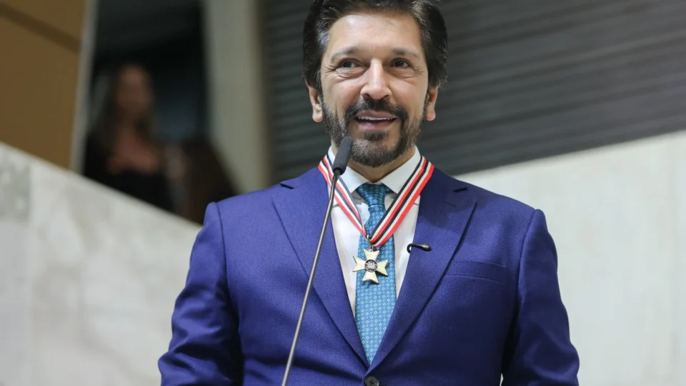Ricardo Nunes promulga lei que cria Dia Universal de Oração em São Paulo