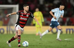 Flamengo aposta na força do Maracanã e na volta de Jorginho para eliminar o Estudiantes