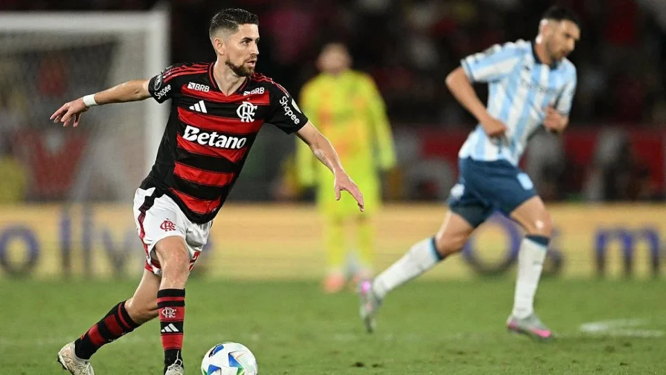 Flamengo aposta na força do Maracanã e na volta de Jorginho para eliminar o Estudiantes