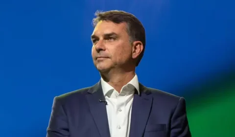 Flávio Bolsonaro recebe 80% dos votos válidos no Japão no segundo turno de 2026