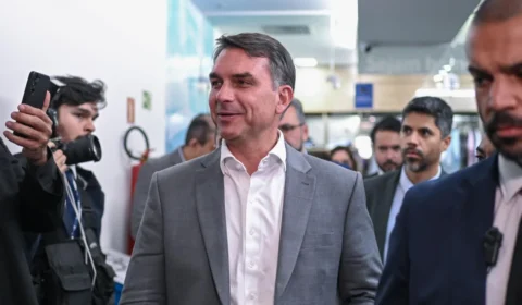 Republicanos oficializa apoio a Flávio Bolsonaro no 2º turno contra Lula