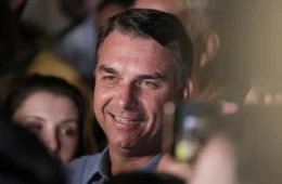 Flávio promete menos impostos e mais policiais para chegar ao Planalto