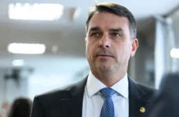 Imprensa internacional destaca viagem de Flávio Bolsonaro aos EUA após derrota eleitoral