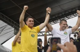 Após vitória no TSE, Douglas Ruas surge ao lado de Flávio Bolsonaro em vídeo; assista