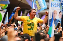 Flávio Bolsonaro desiste de debate da Globo e atribui decisão a “censura” do TSE