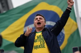 Flávio Bolsonaro repete feito do pai e vence Lula em São Paulo