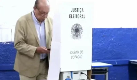 Gilmar Mendes vota em Diamantino, cidade onde nasceu em Mato Grosso