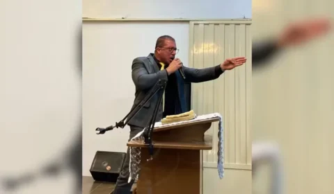 Pastor que fugiu de motel após morte de homem é detido por suspeita de violência doméstica