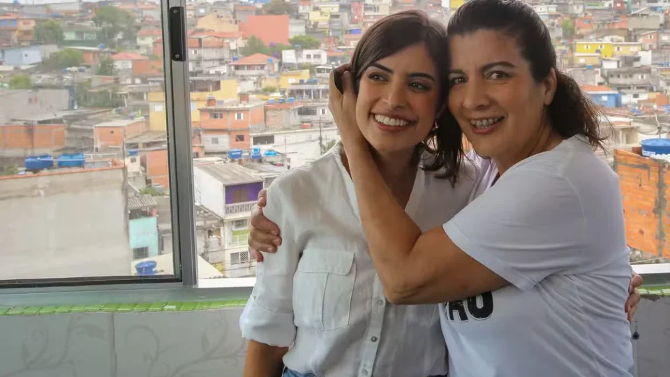 Mãe de Tabata Amaral é internada em estado grave após acidente durante agenda de campanha
