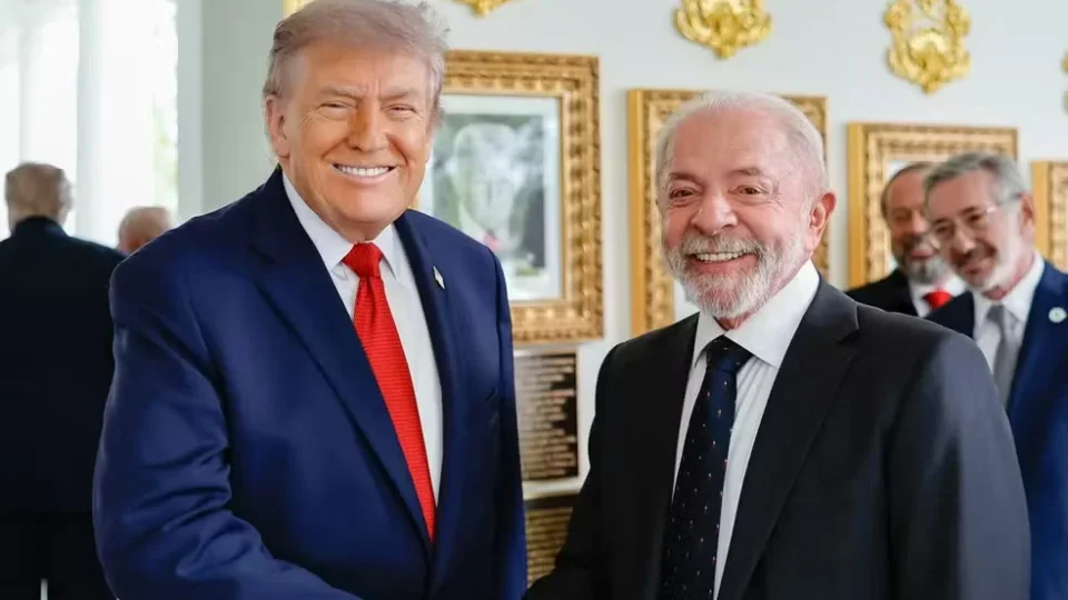 Trump pode não reconhecer reeleição de Lula após polêmica sobre horário de votação