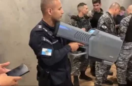 PM e Polícia Civil do Rio recebem fuzis antidrones para reforçar combate ao crime organizado