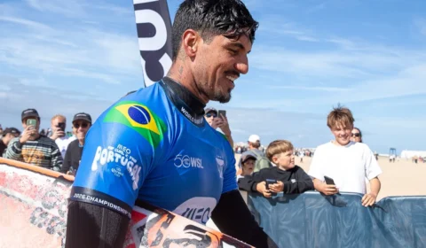 Gabriel Medina vence Italo Ferreira e enfrenta Griffin Colapinto na final em Peniche