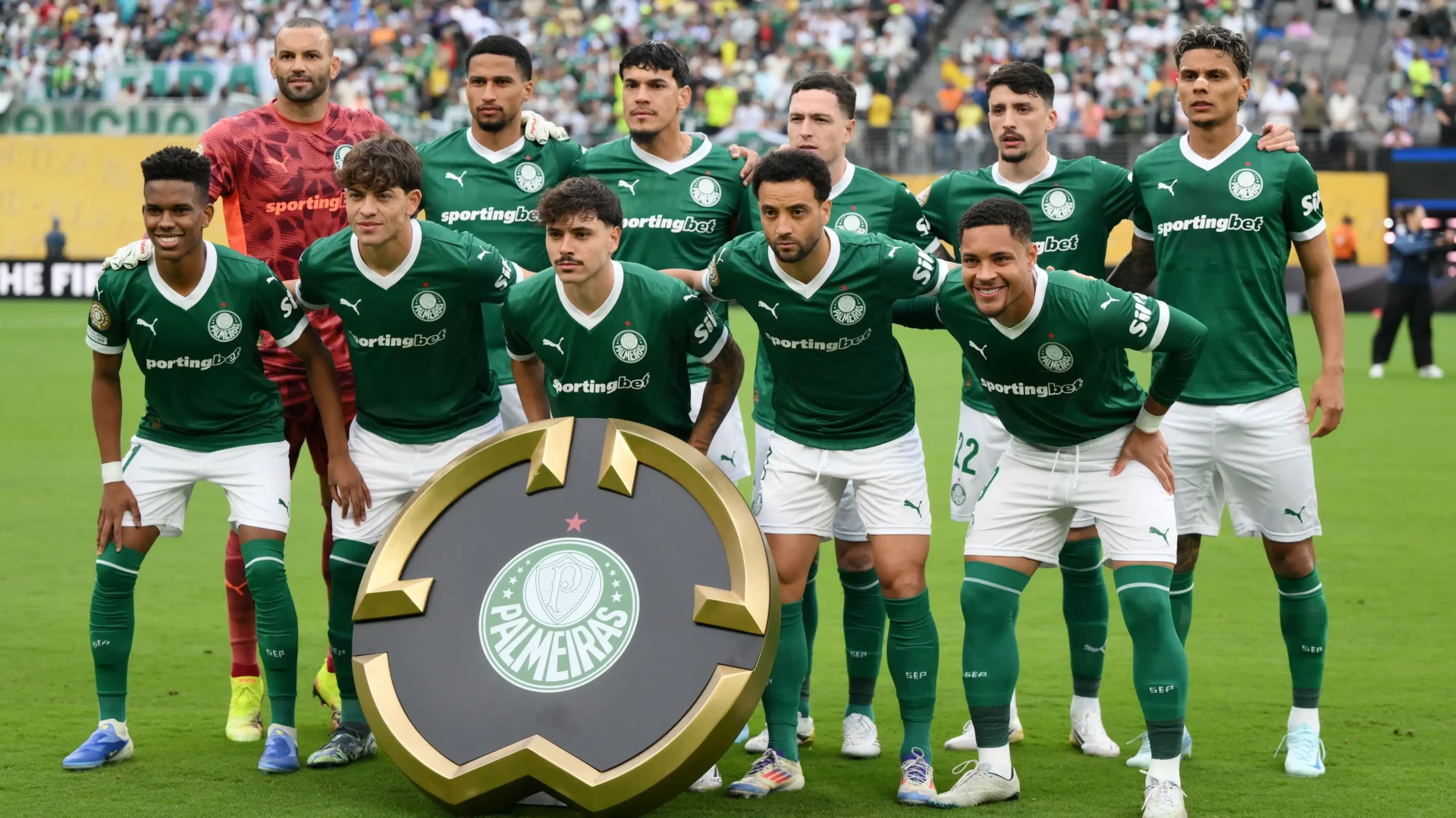 Com sete rodadas restantes após a conclusão da 31ª, a diferença mínima entre Flamengo e Palmeiras mantém a disputa pelo título aberta. Qualquer tropeço pode provocar uma nova mudança na liderança.