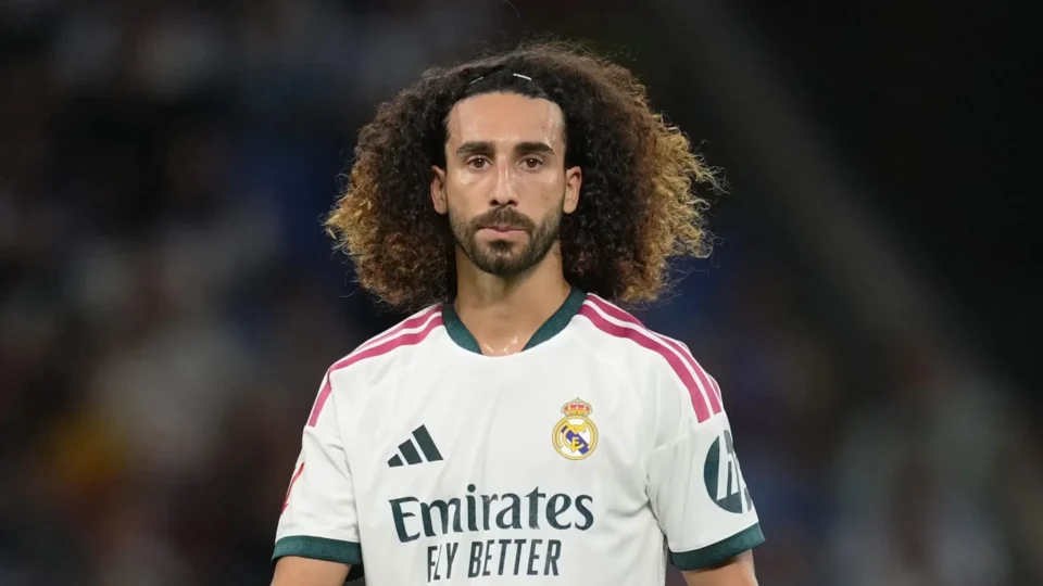 Cucurella desafia Álex Baena para luta de boxe e recebe resposta do rival nas redes