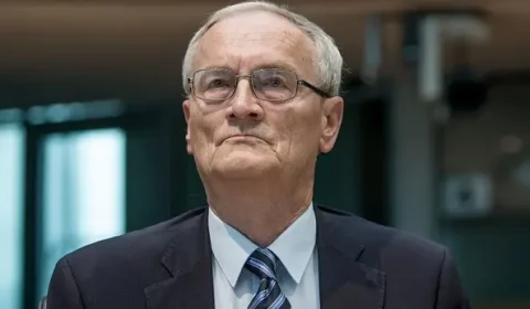 Alemanha prende ex-chefe da inteligência por suspeita de espionagem e traição