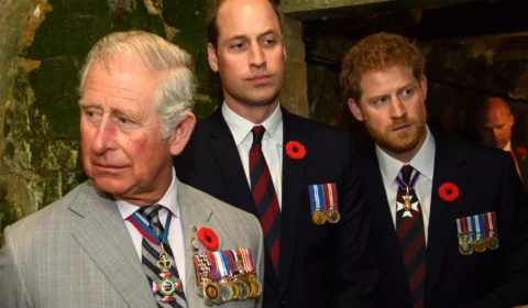 Príncipe Harry fala sobre afastamento da família e revela desejo de reconciliação com pai e irmão
