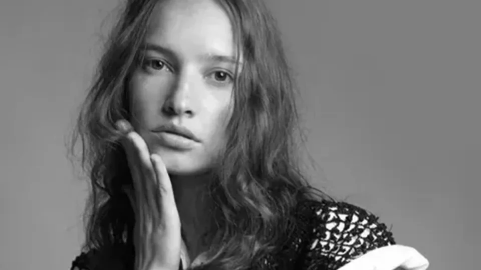 Modelo Giane Alves, descoberta em posto de gasolina, morre aos 32 anos