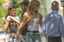 Gisele Bündchen e filha Vivian encantam com looks iguais em NYC
