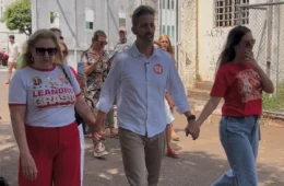 Leandro Grass vota no Guará e diz estar orgulhoso da campanha ao GDF