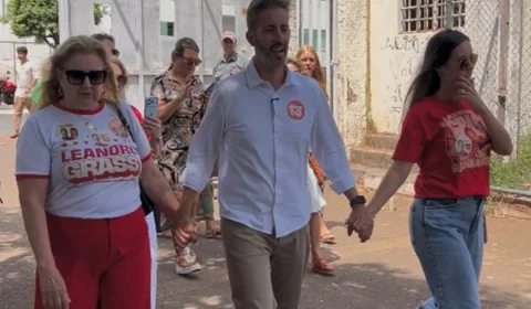 Leandro Grass vota no Guará e diz estar orgulhoso da campanha ao GDF