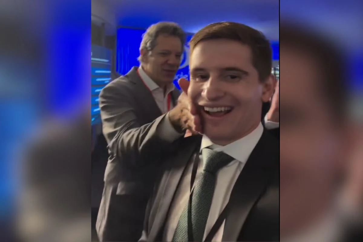 O apelido “Taxad”, por sua vez, é uma crítica política à atuação de Haddad na área econômica e às medidas tributárias adotadas durante sua gestão.