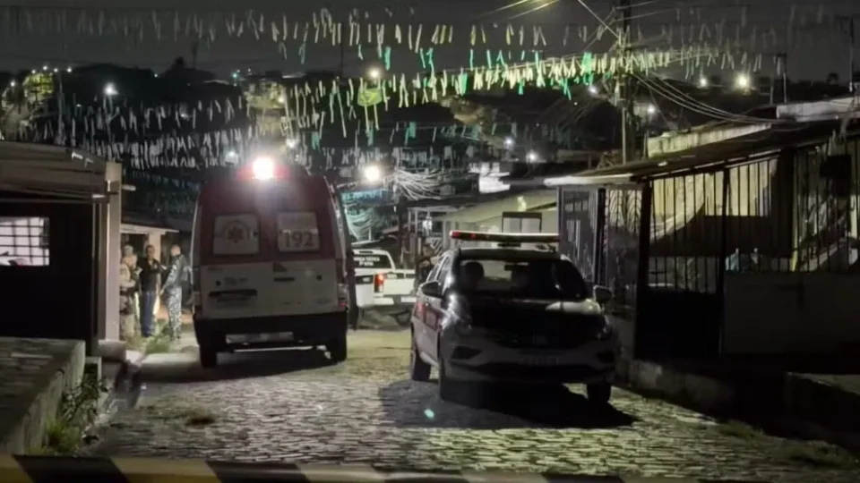 Homem é morto a tiros após criminosos invadirem casa na Grande João Pessoa