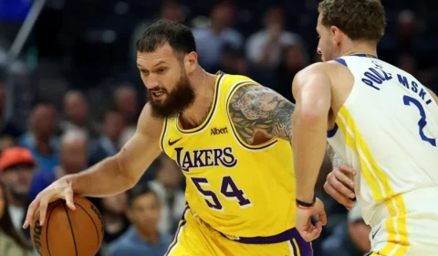 Warriors x Lakers: Curry brilha em vitória por 124 a 98 na pré-temporada da NBA