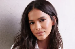 Bruna Marquezine assume romance com Shawn Mendes e fala em nova fase