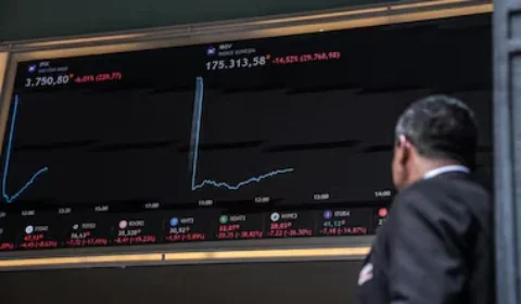 Ibovespa cai mais de 13% e dólar fecha a R$ 5,40 após reeleição de Lula