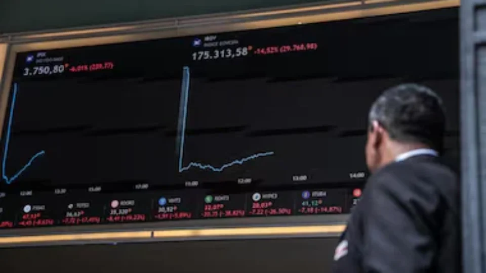 Ibovespa cai mais de 13% e dólar fecha a R$ 5,40 após reeleição de Lula