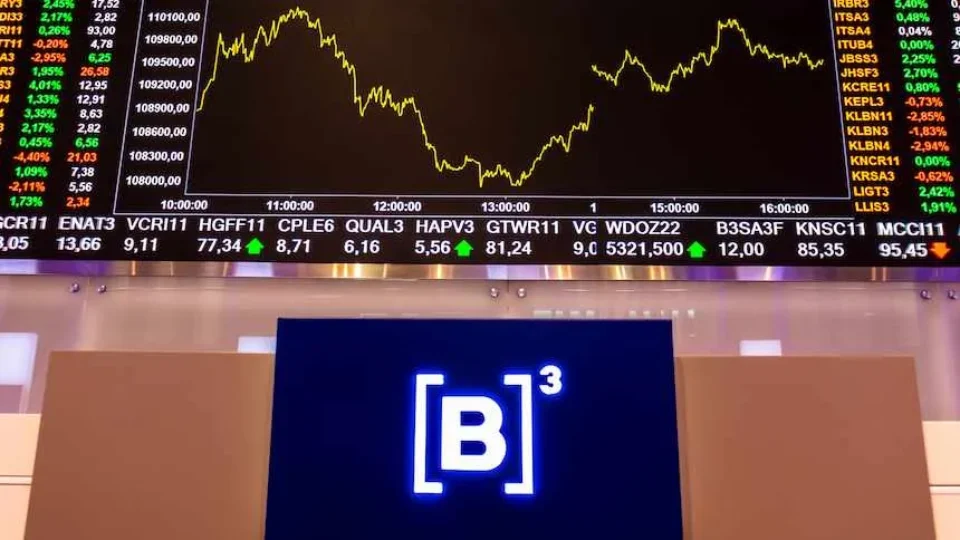 Ibovespa dispara quase 8% e supera 207 mil pontos após Flávio ficar à frente de Lula