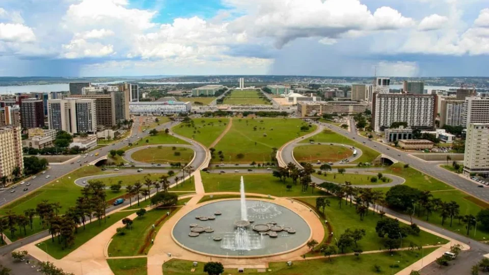 Clima: Brasília terá calor de até 32°C e não há previsão de chuva nesta quinta (8)