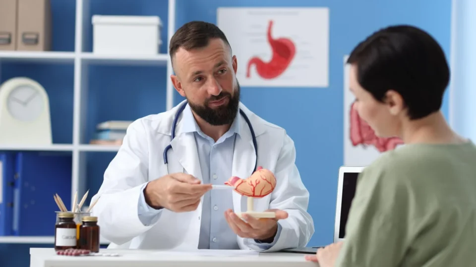 Câncer de estômago mata milhares no Brasil; bactéria H. pylori preocupa especialistas