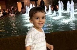 Menino de 2 anos morre após ser encontrado inconsciente dentro de carro em Goiás