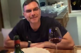 PF aponta Flávio Bolsonaro como usuário master de conta de offshore ligada a jato de Vorcaro