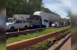 Engavetamento com 25 veículos deixa cenário de destruição e interdita BR-040 em MG