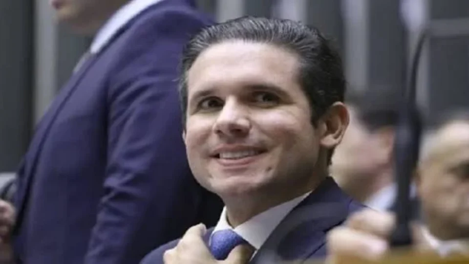 Hugo Motta ganha apoio de sete partidos para tentar reeleição à Presidência da Câmara