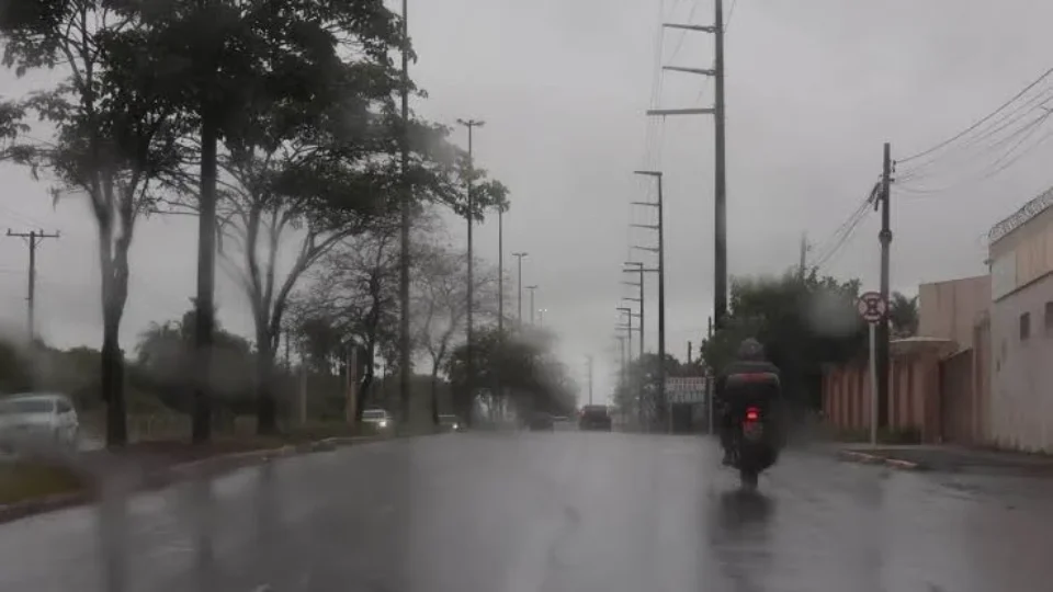 Temporal ameaça áreas do Sudeste enquanto frio leva risco de geada ao Sul neste fim de semana