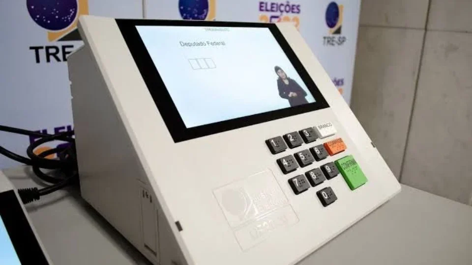 Urna eletrônica terá barra de progresso e novidades de acessibilidade nas Eleições 2026