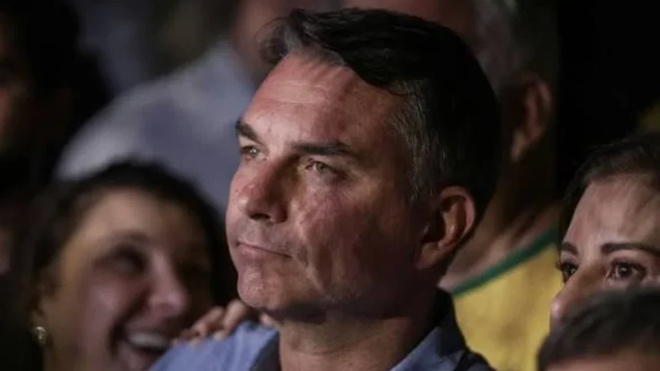 Após Zema, Partido Novo oficializa apoio a Flávio Bolsonaro no 2º turno