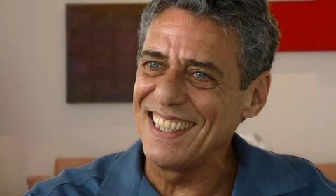Mãe descobre que filho jogava bola com Chico Buarque: ‘Não acreditei’