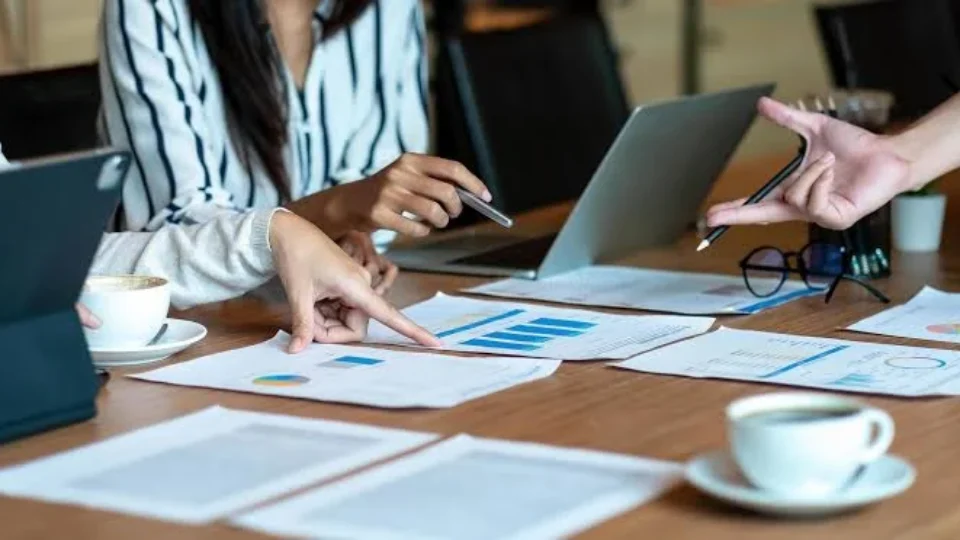 Vai trabalhar no feriado de 12 de outubro? Veja se tem direito a pagamento em dobro ou folga